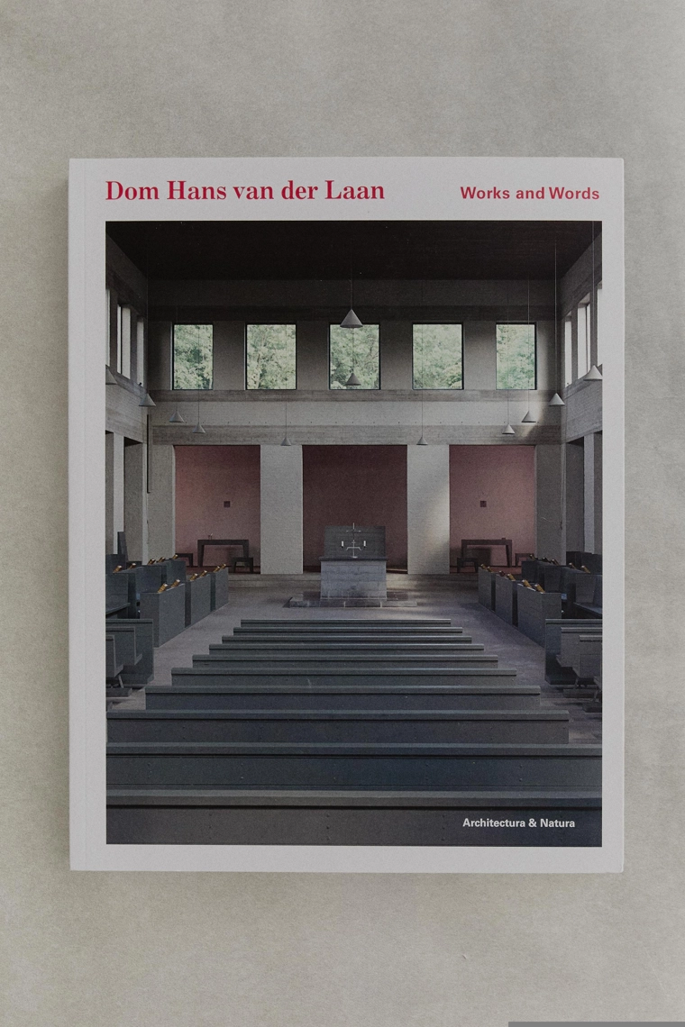 Книжная полка