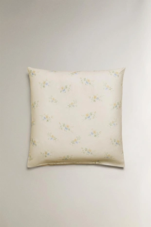 Наволочка с цветочным букетом из сатина- Заказать в России