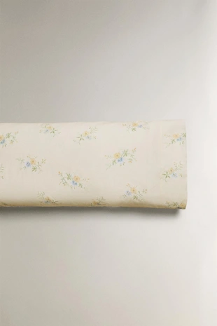 Наволочка с цветочным букетом из сатина- Заказать в России