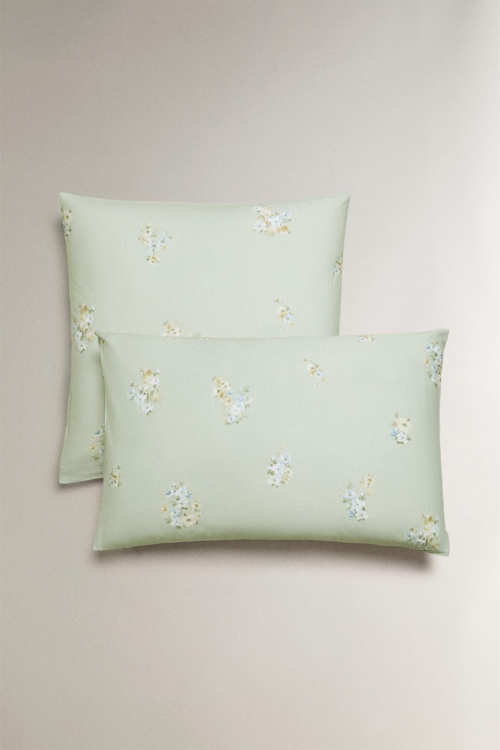 Наволочка с цветочным принтом из сатина