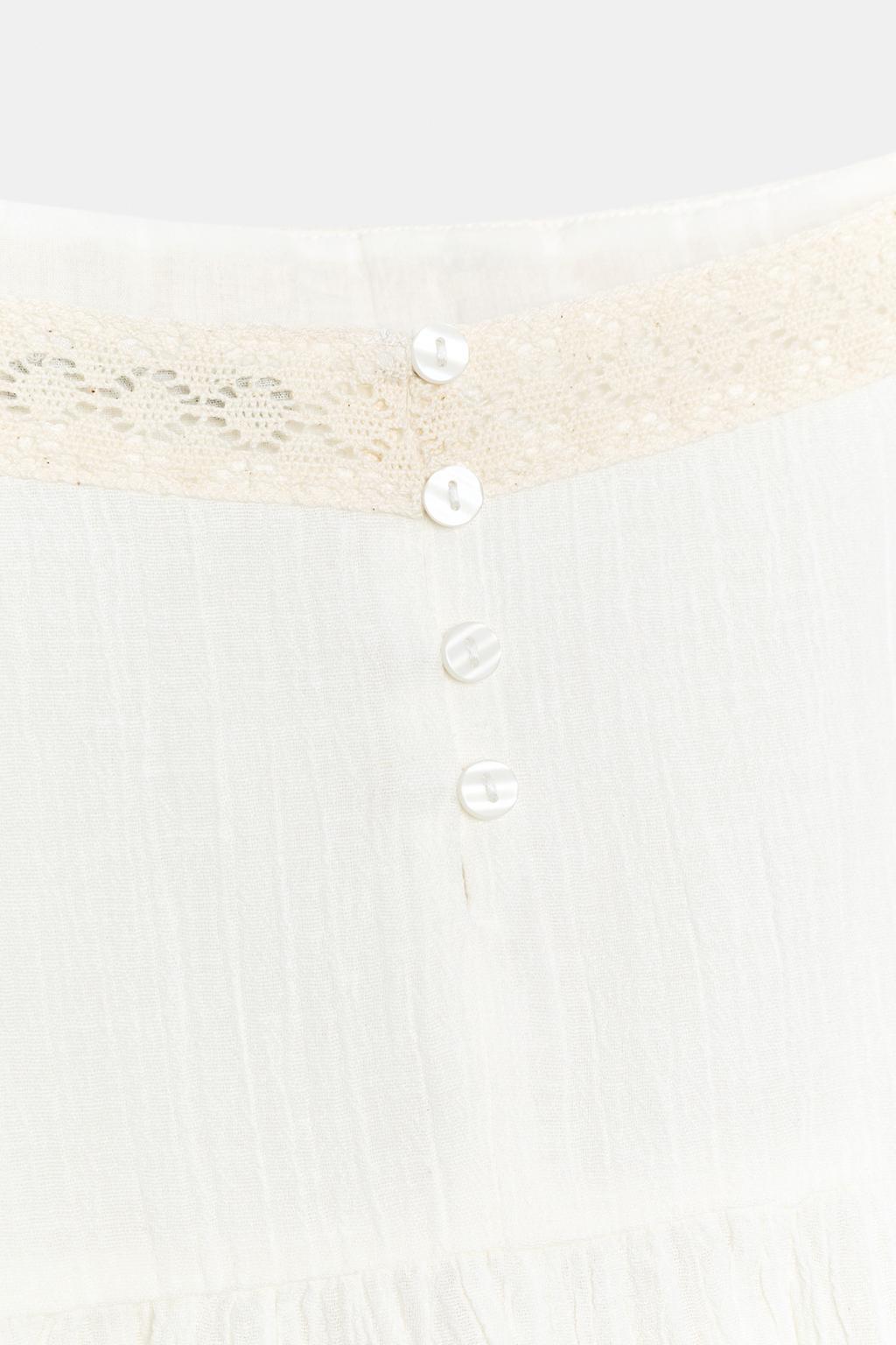 ТОП ИЗ ГАЗА С ВЫШИВКОЙ НА БРЕТЕЛЯХ