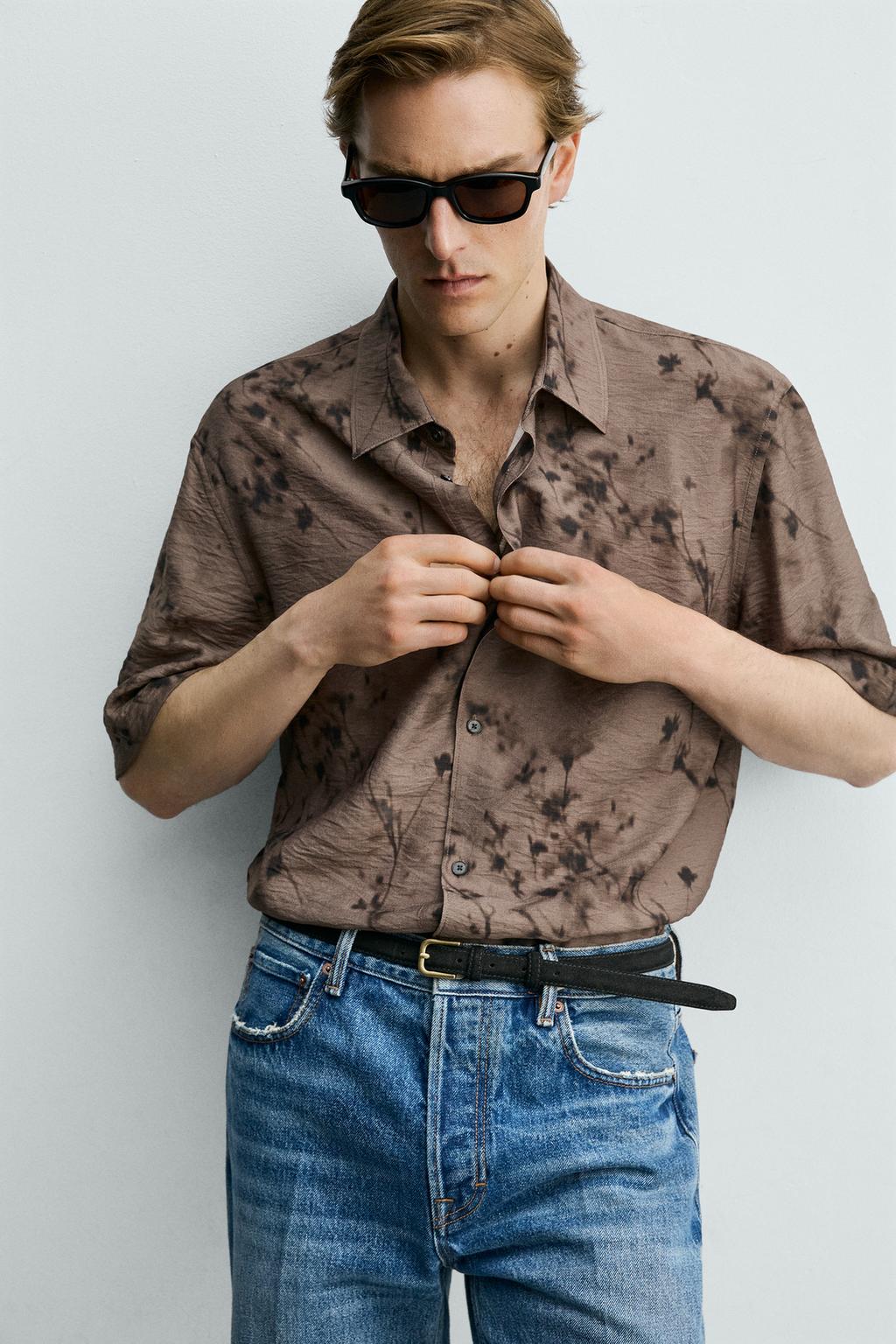 РУБАШКА СТРУЯЩЕГОСЯ КРОЯ С АБСТРАКТНЫМ ПРИНТОМ