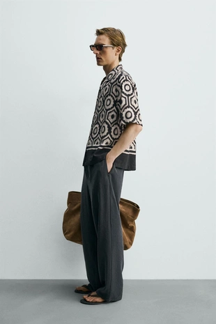 Рубашка с геометрическим принтом и контрастной отделкой- Заказать в России