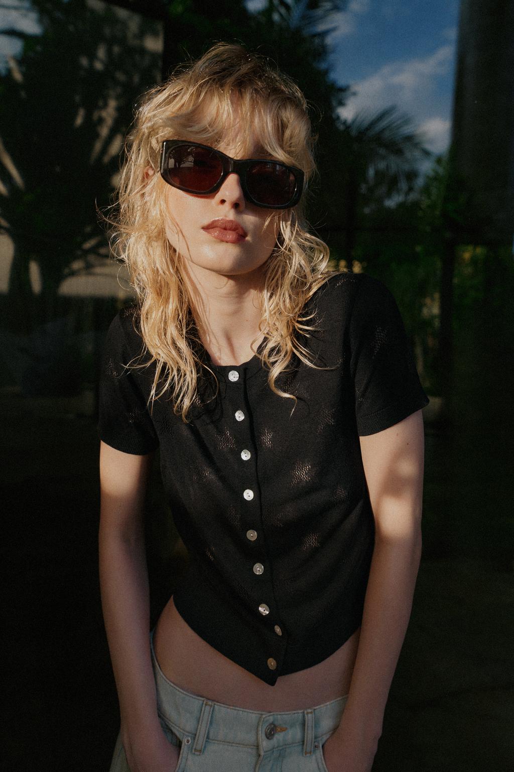 КАРДИГАН С КОРОТКИМИ РУКАВАМИ И ЗВЕЗДАМИ