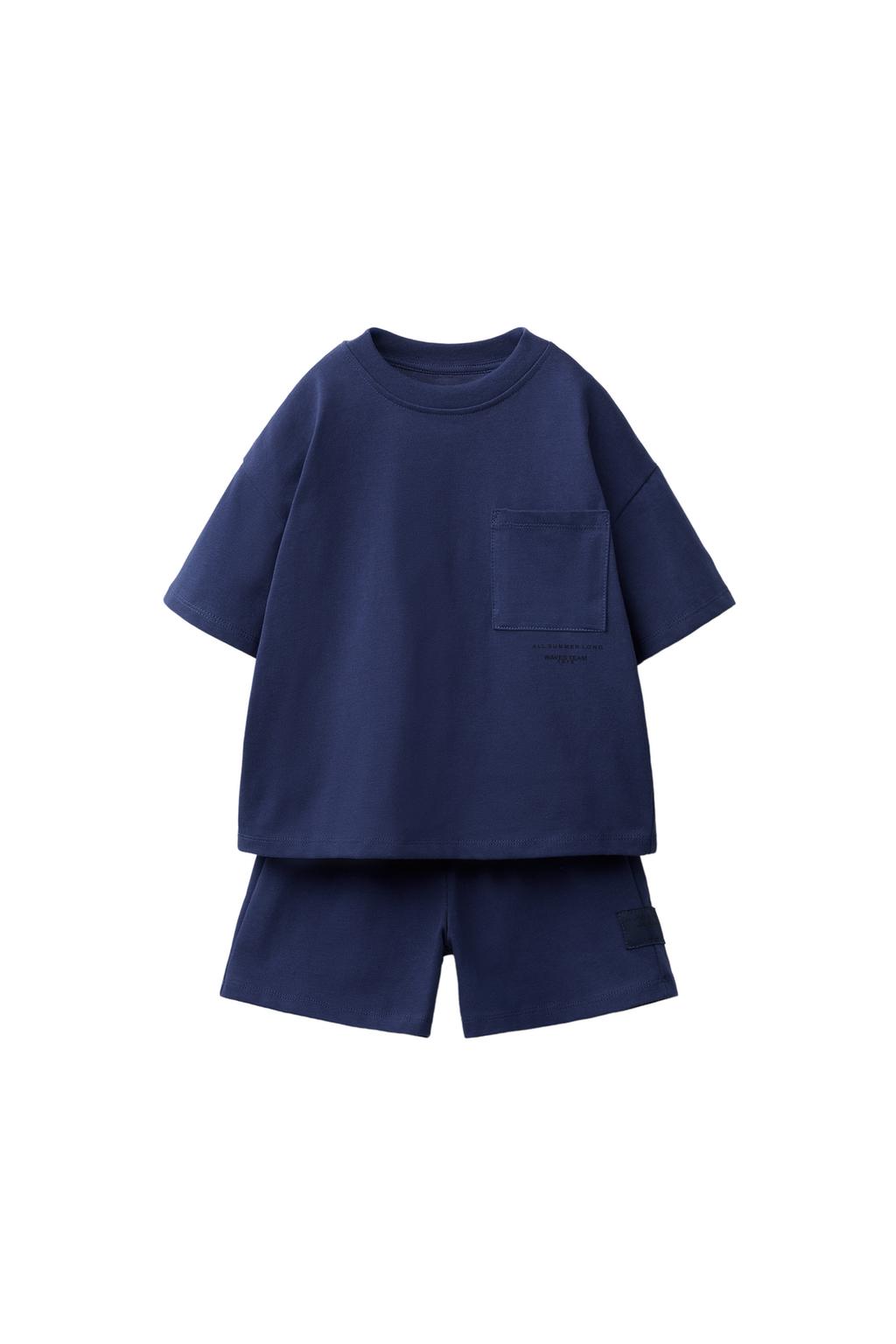 ОДНОТОННЫЕ ДЖОГГЕРЫ ИЗ ФУТБОЛКИ И БЕРМУДОВ