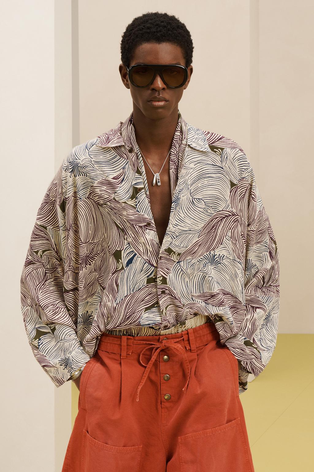 Шорты-бермуды с широкими прямыми штанинами