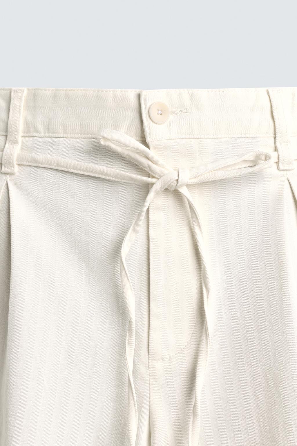 ШОРТЫ RELAXED FIT СО СКЛАДКАМИ