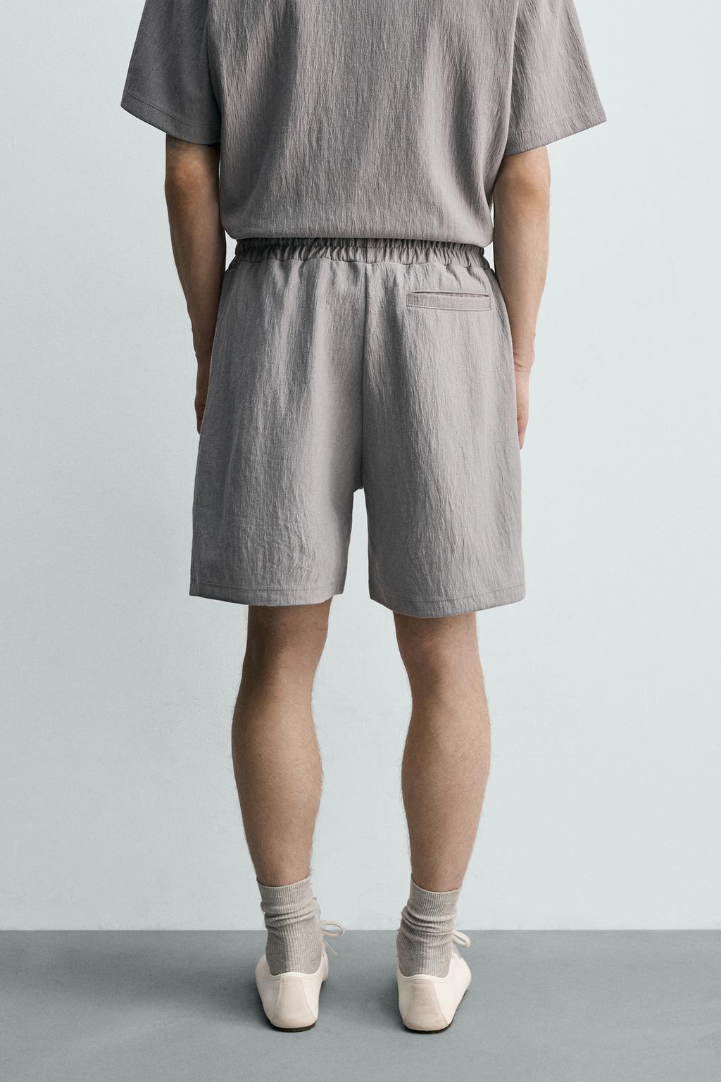 ШОРТЫ-ДЖОГГЕРЫ ИЗ РЕЛЬЕФНОЙ ТКАНИ