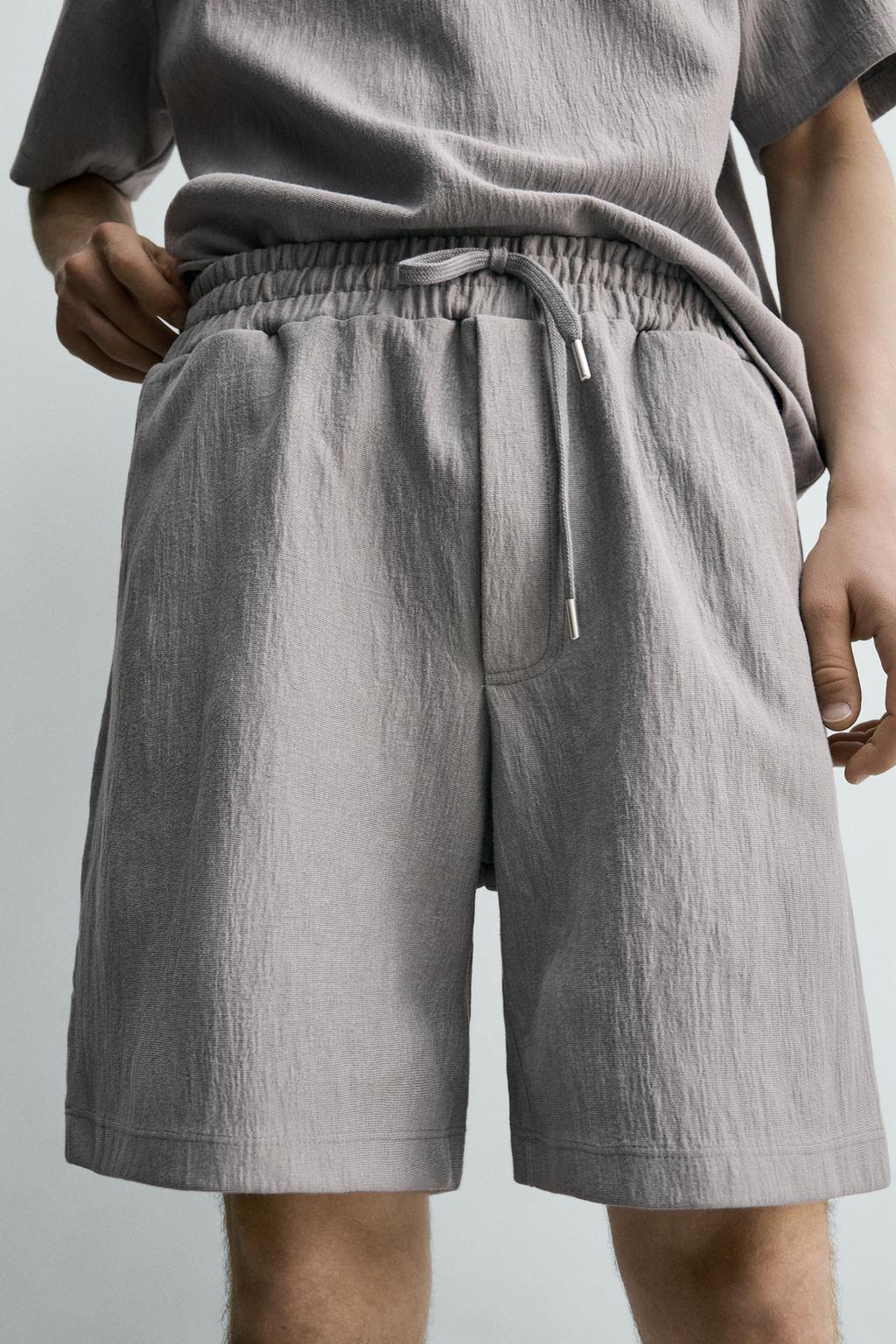 ШОРТЫ-ДЖОГГЕРЫ ИЗ РЕЛЬЕФНОЙ ТКАНИ