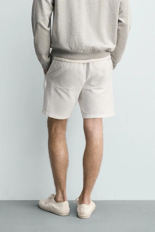 Шорты Regular Fit из рельефной ткани- Заказать в России