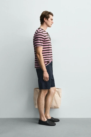 Шорты Regular Fit из рельефной ткани- Заказать в России