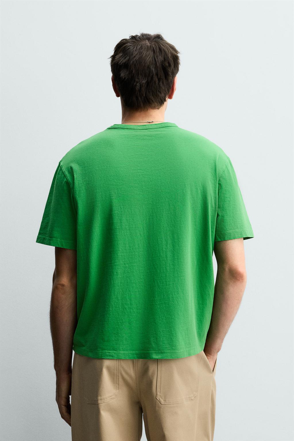 ФУТБОЛКА СВОБОДНОГО КРОЯ С КАРМАНОМ