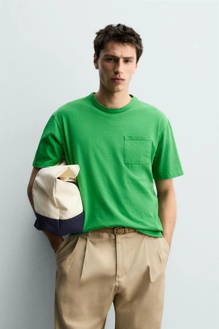 Футболка свободного кроя с карманом- Заказать в России