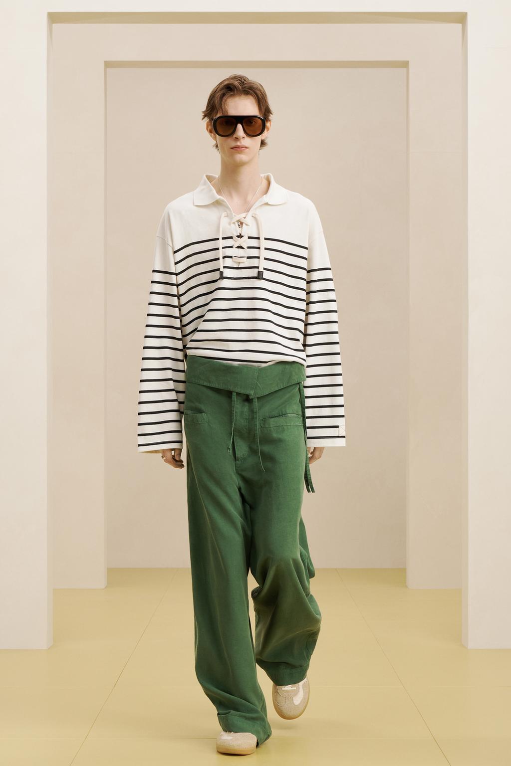 Свитшот с лацканами и завязкой strppd tshrt crds