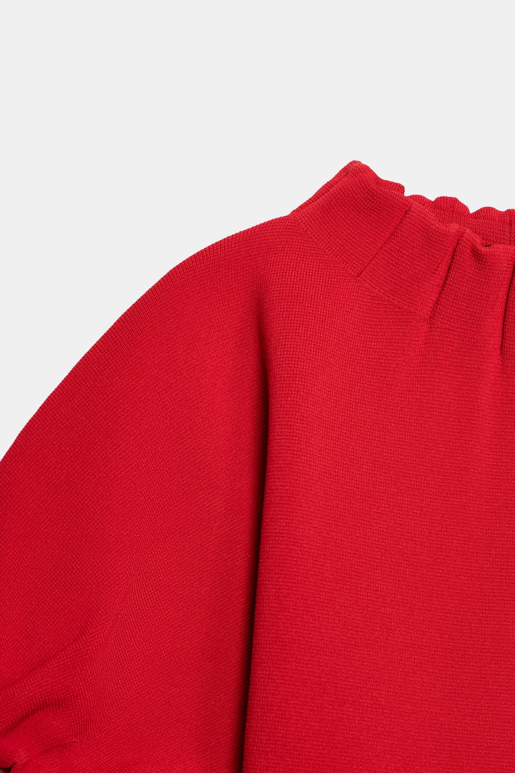 ТРИКОТАЖНЫЙ ТОП СО СБОРКАМИ