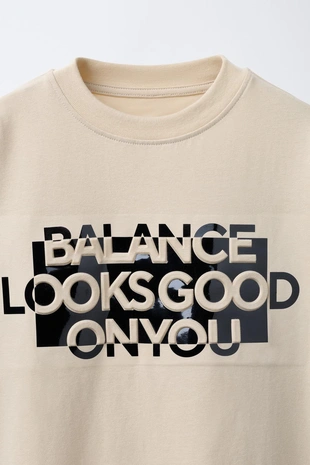 Футболка с рельефной надписью- Заказать в России