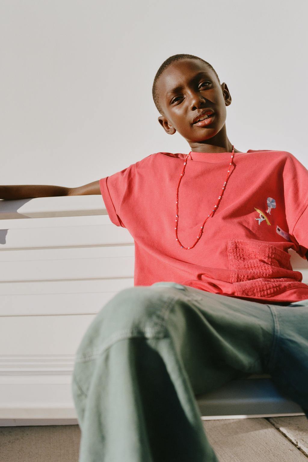 ФУТБОЛКА С КАРМАНОМ ИЗ КРУЖЕВА КРОШЕ