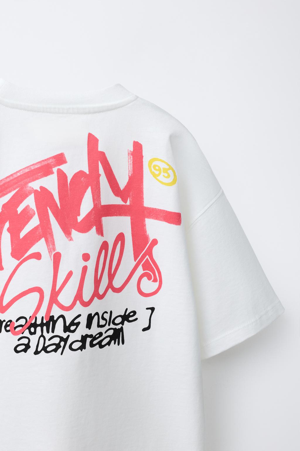 ФУТБОЛКА С ПРИНТОМ ГРАФФИТИ