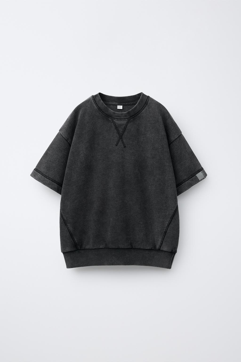 ФУТБОЛКА ИЗ ФУТЕРА С НАШИВКОЙ