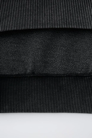 Футболка из футера с нашивкой