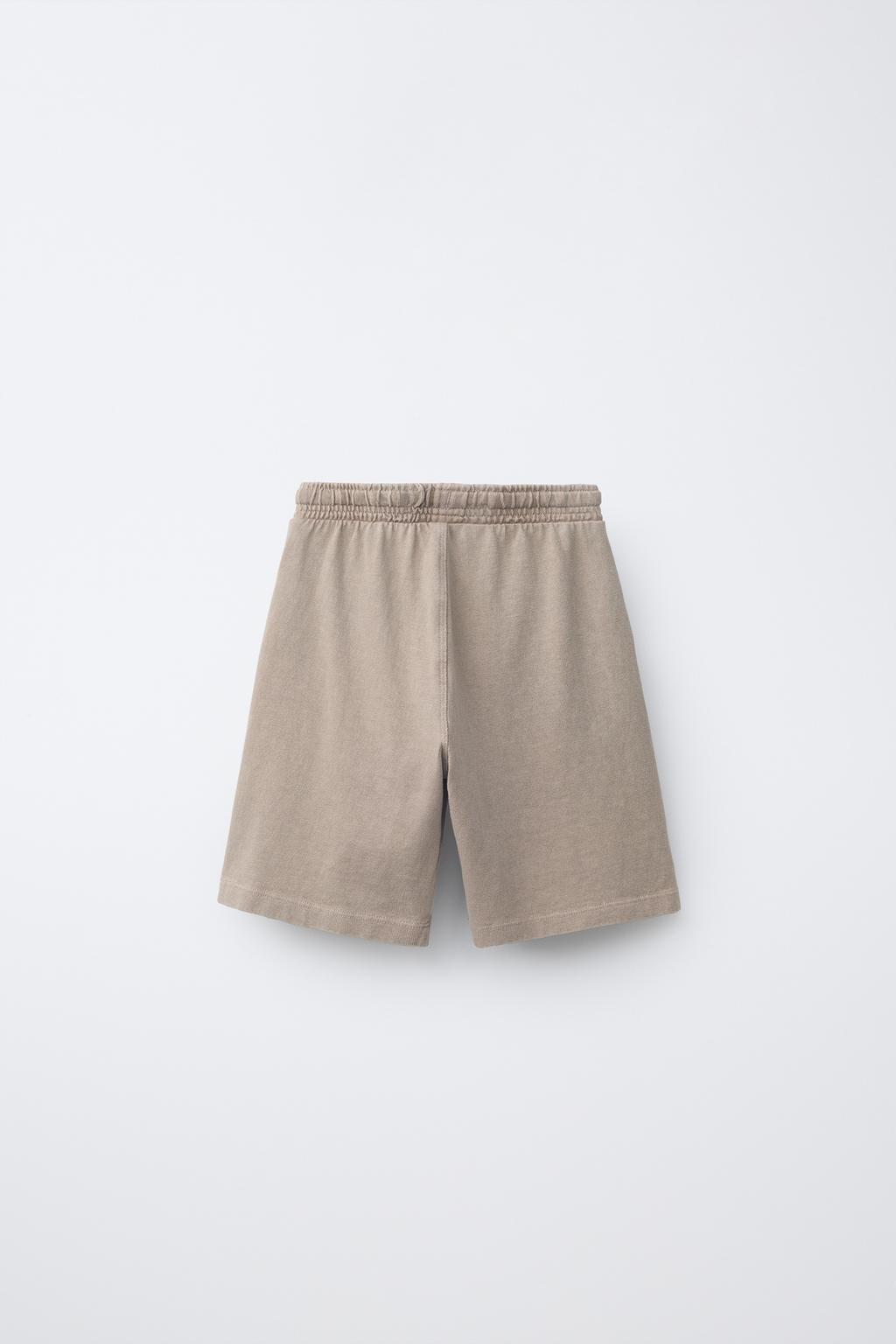 КОМПЛЕКТ ИЗ ФУТБОЛКИ И ШОРТОВ С ОКРАШИВАНИЕМ GARMENT DYE