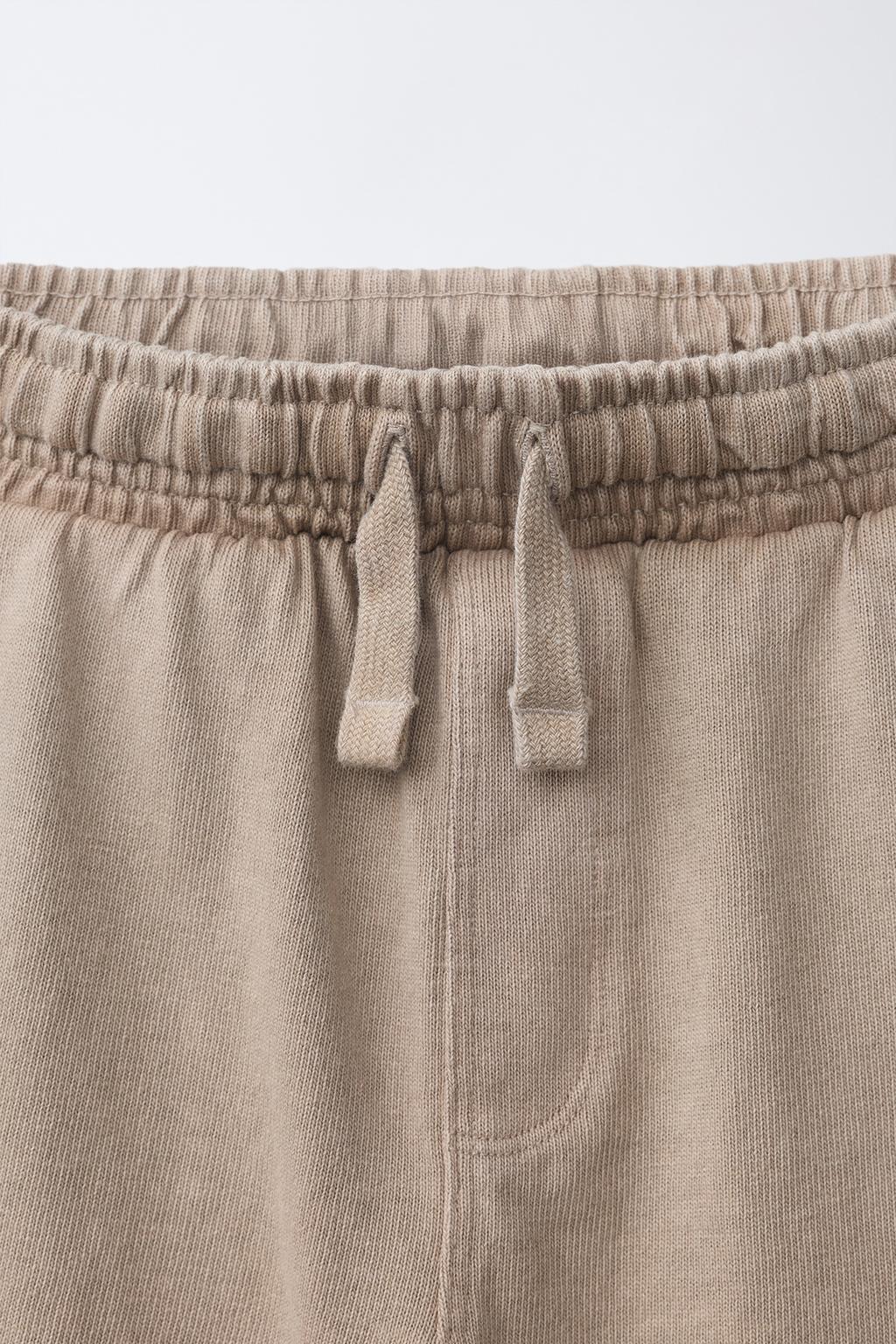 КОМПЛЕКТ ИЗ ФУТБОЛКИ И ШОРТОВ С ОКРАШИВАНИЕМ GARMENT DYE