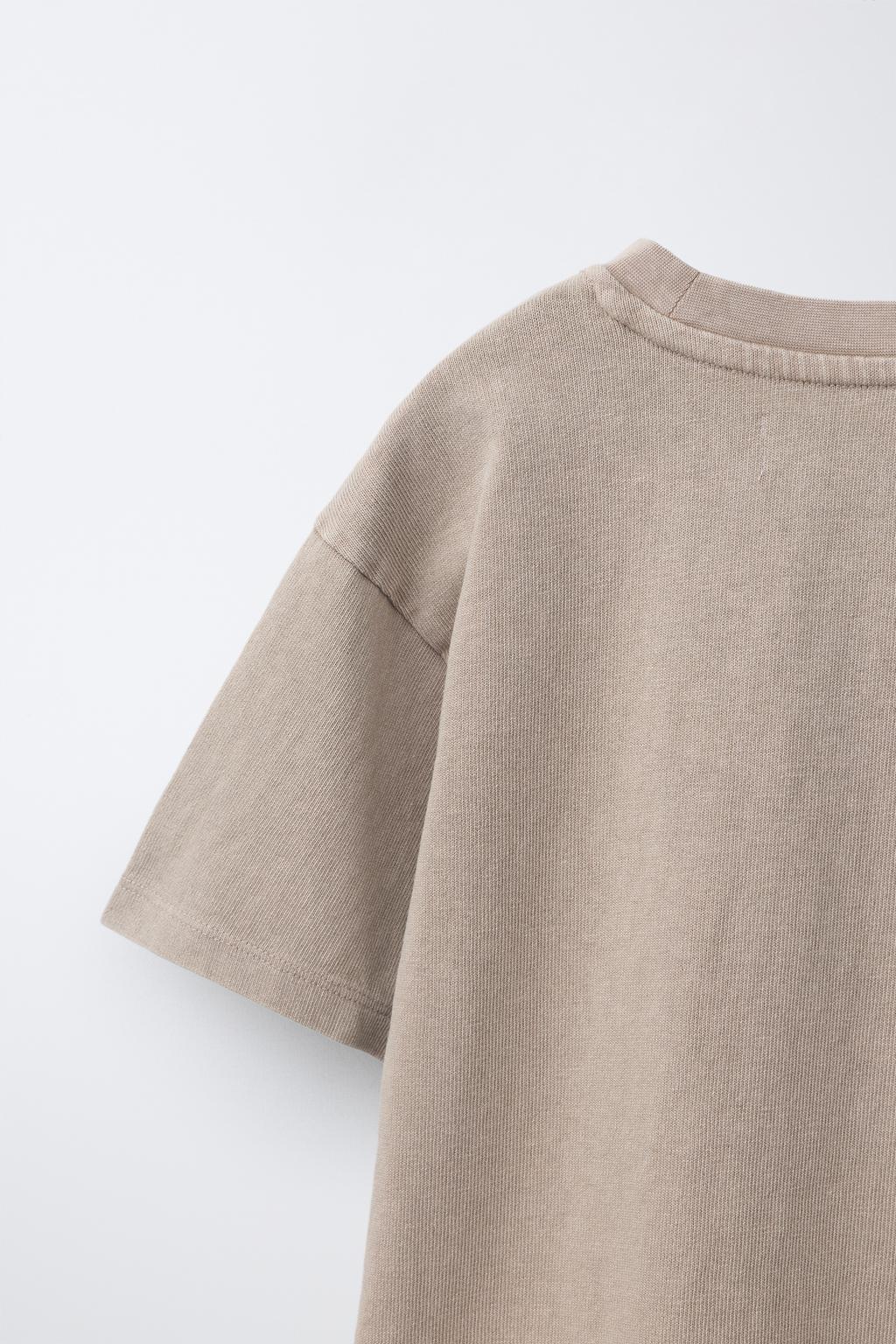 КОМПЛЕКТ ИЗ ФУТБОЛКИ И ШОРТОВ С ОКРАШИВАНИЕМ GARMENT DYE