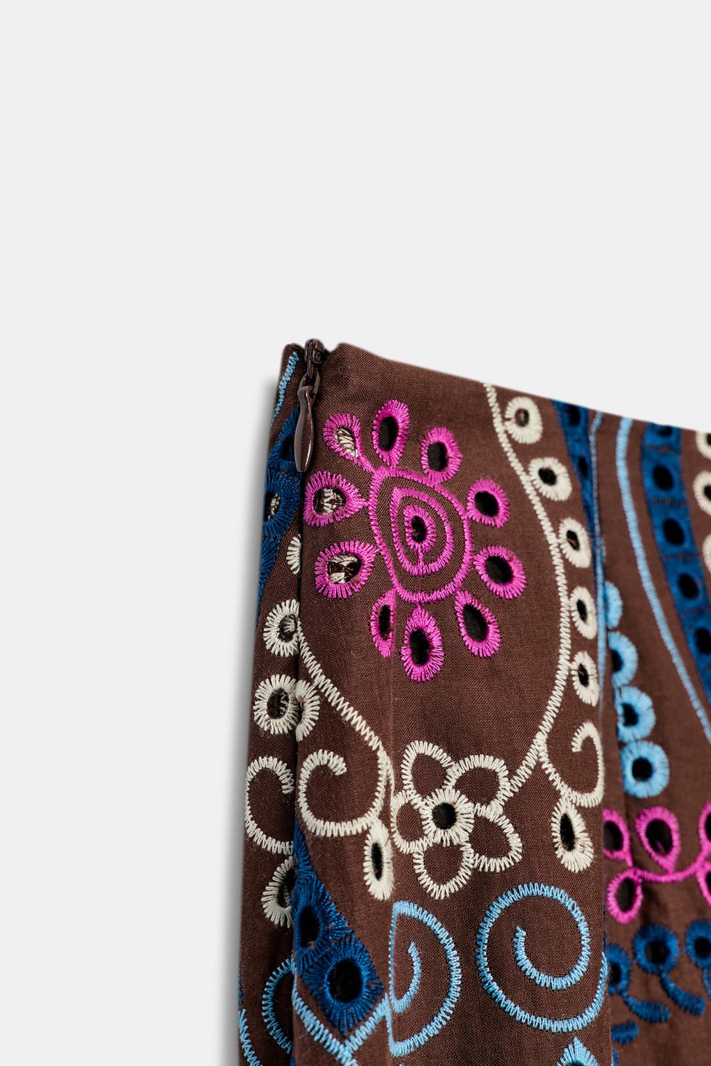 ЮБКА МИДИ С ПЕРФОРИРОВАННОЙ ВЫШИВКОЙ