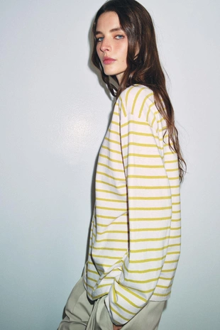 Футболка из хлопка и льна в полоску