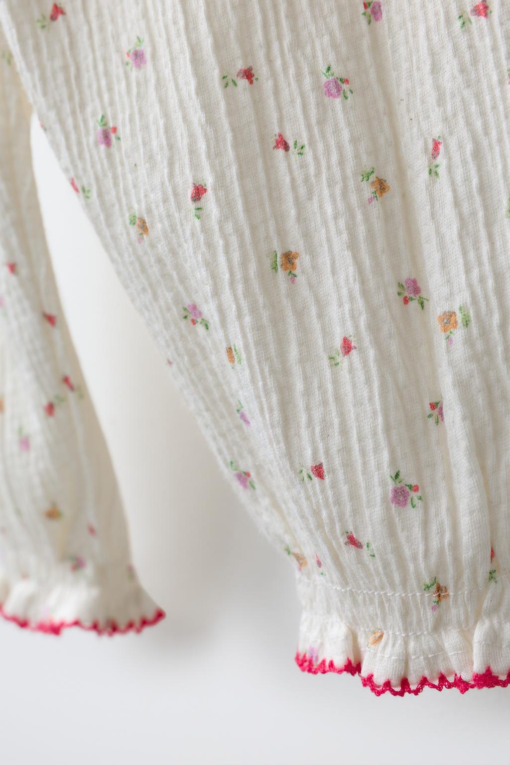 БРЮКИ С ЦВЕТОЧНЫМ УЗОРОМ И ТЕКСТУРОЙ