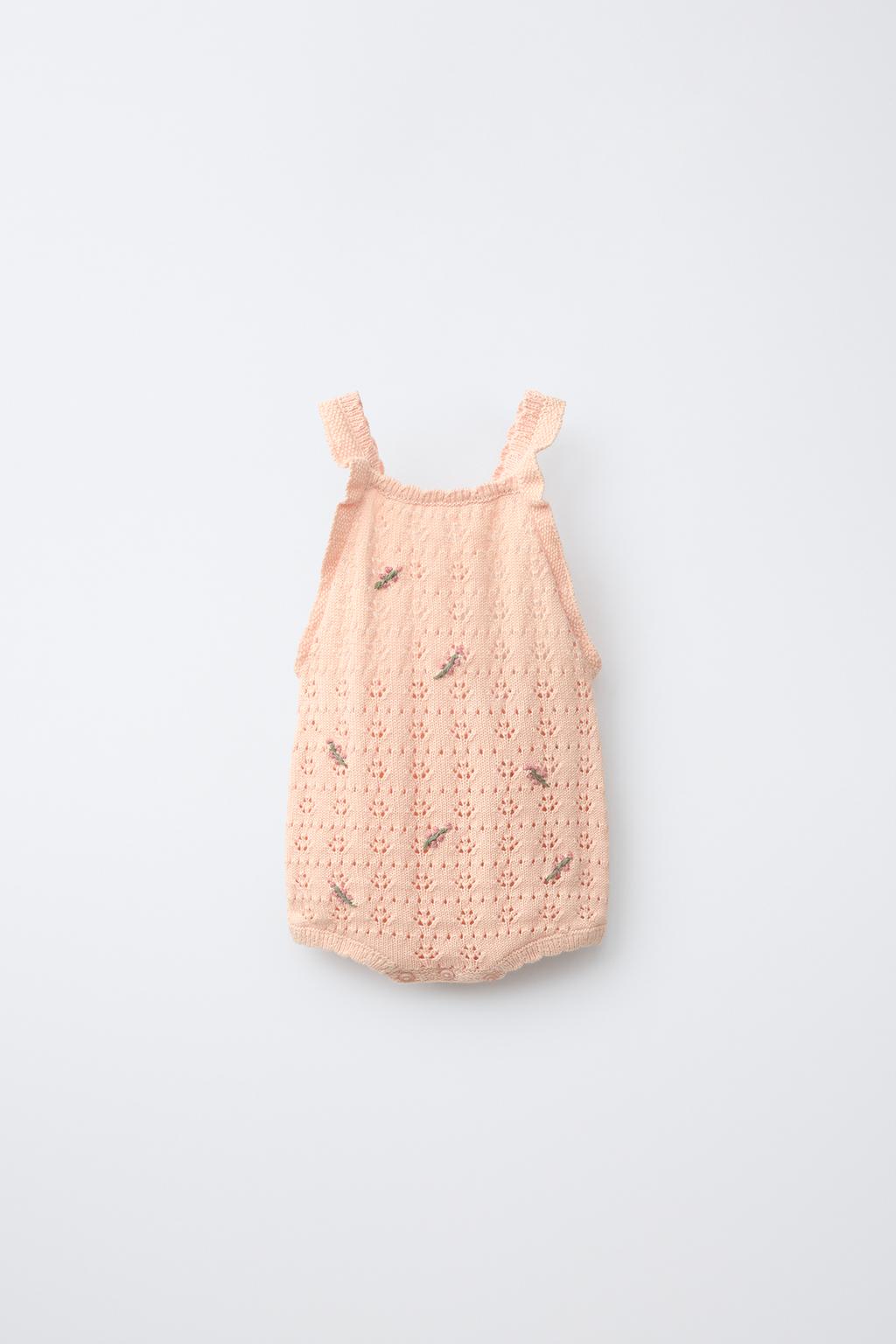 ВЯЗАНЫЙ КОМБИНЕЗОН С ВЫШИВКОЙ