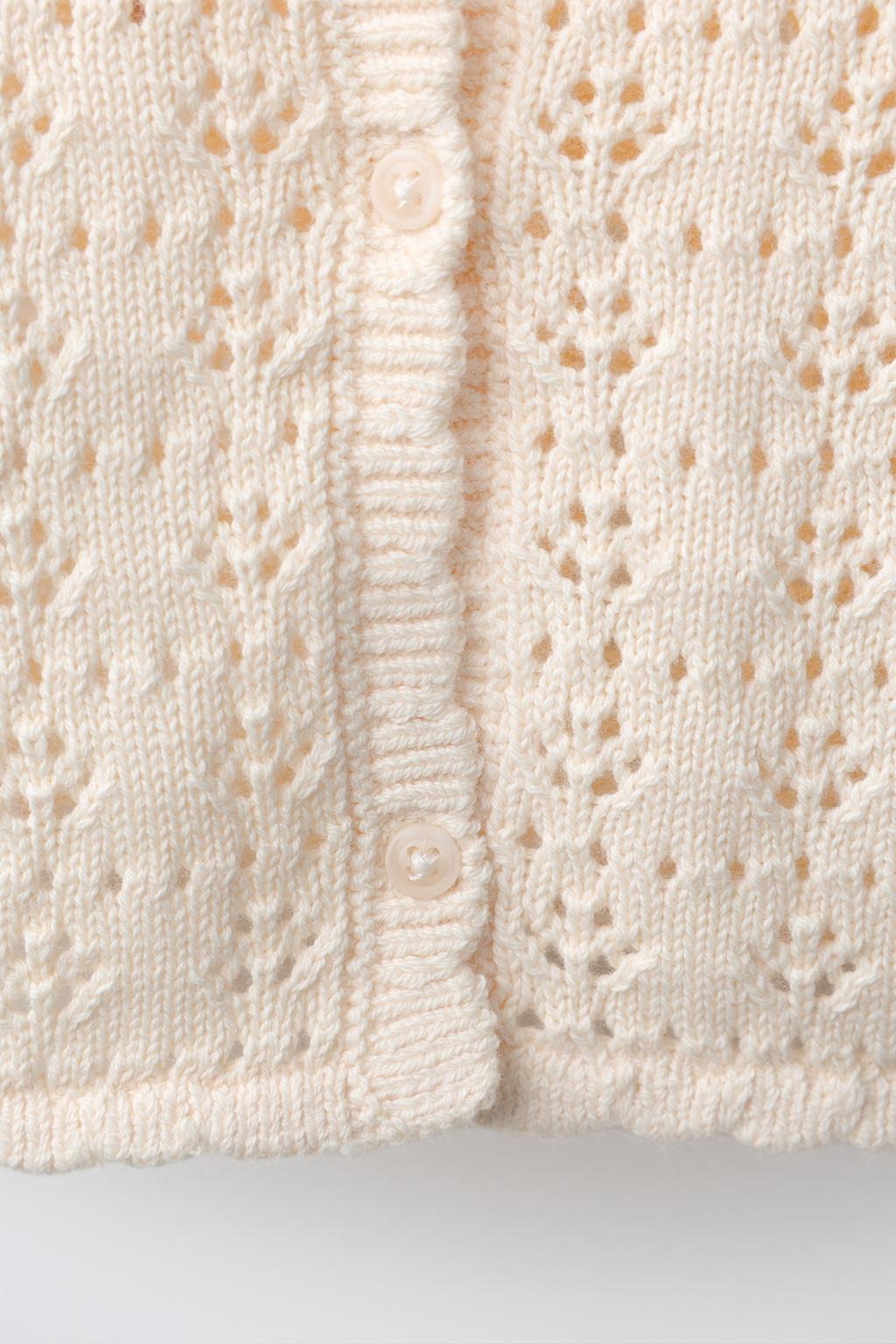 АЖУРНЫЙ СВИТЕР С ВЫШИТЫМИ ЦВЕТАМИ