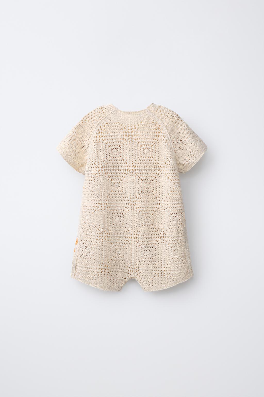КОРОТКИЙ КОМБИНЕЗОН С ВЯЗАНЫМ УЗОРОМ КРАБОВ
