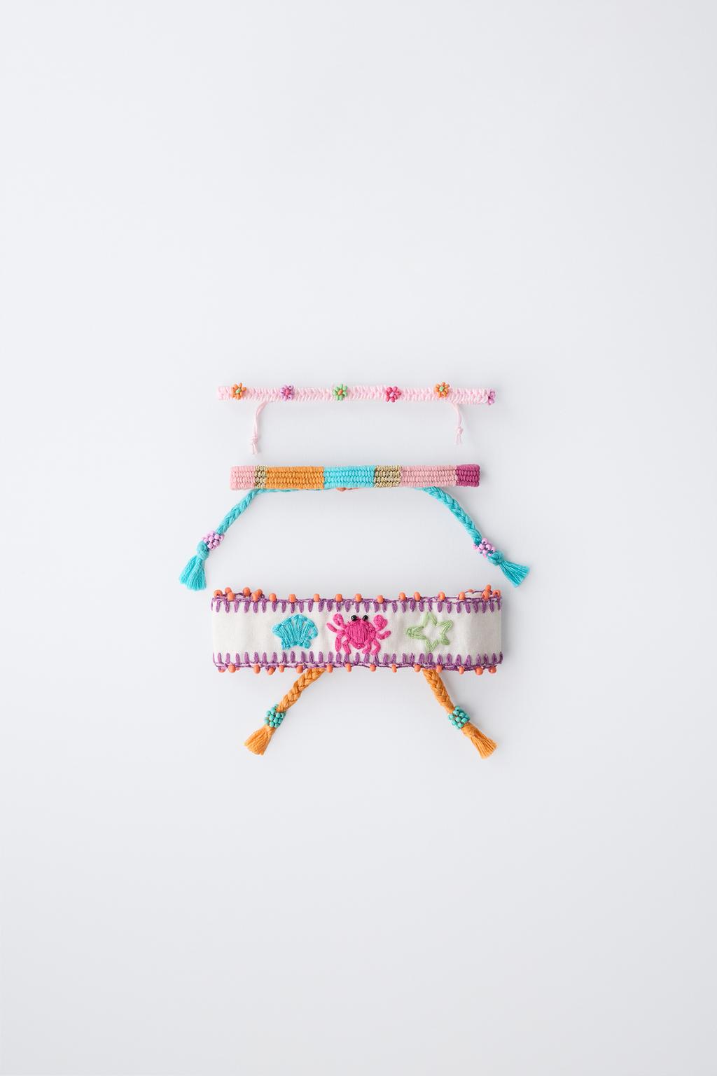 НАБОР ИЗ ТРЕХ ВЫШИТЫХ БРАСЛЕТОВ С БУСИНАМИ