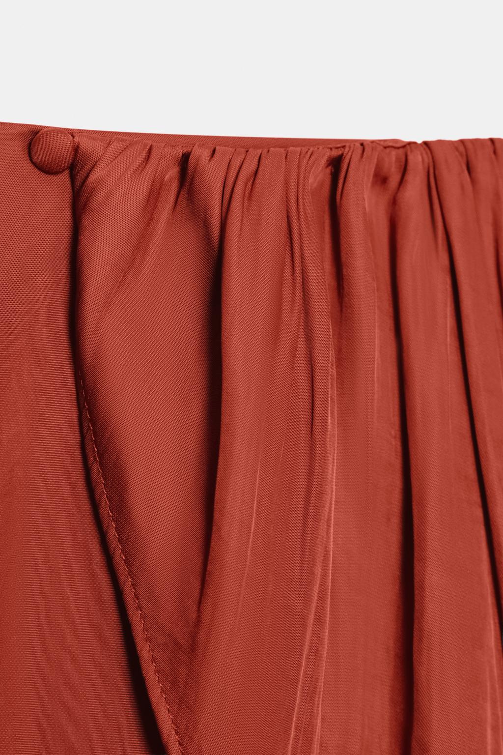 КОРОТКОЕ АСИММЕТРИЧНОЕ ПЛАТЬЕ С ПОЯСОМ