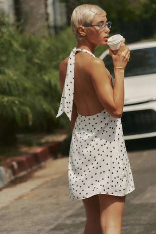 Атласное платье халтер в горошек- Заказать в России