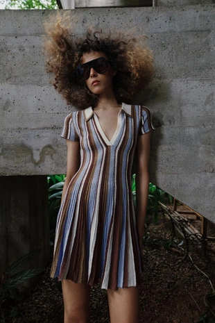 Полосатое платье с воротником поло- Заказать в России