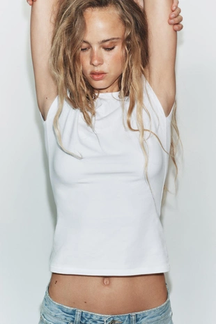 Приталенная футболка с короткими рукавами- Заказать в России