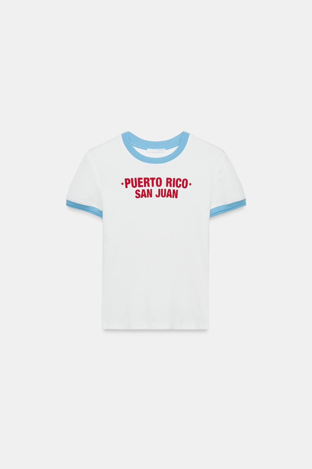 ФУТБОЛКА С КОНТРАСТНОЙ НАДПИСЬЮ И ОТДЕЛКОЙ