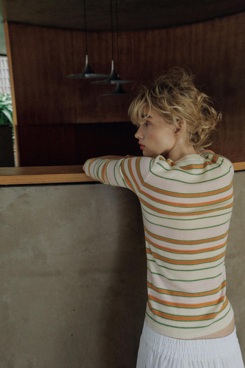 ДЖЕМПЕР ВЯЗАНЫЙ НА ПУГОВИЦАХ