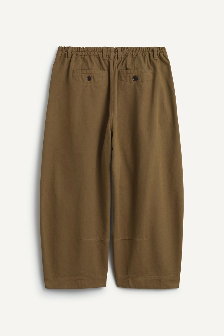 Облегченные брюки  balloon fit 