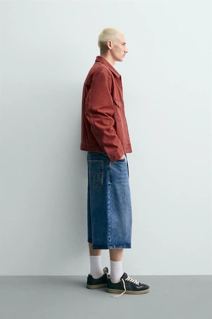 Укороченная куртка с нашивкой- Заказать в России