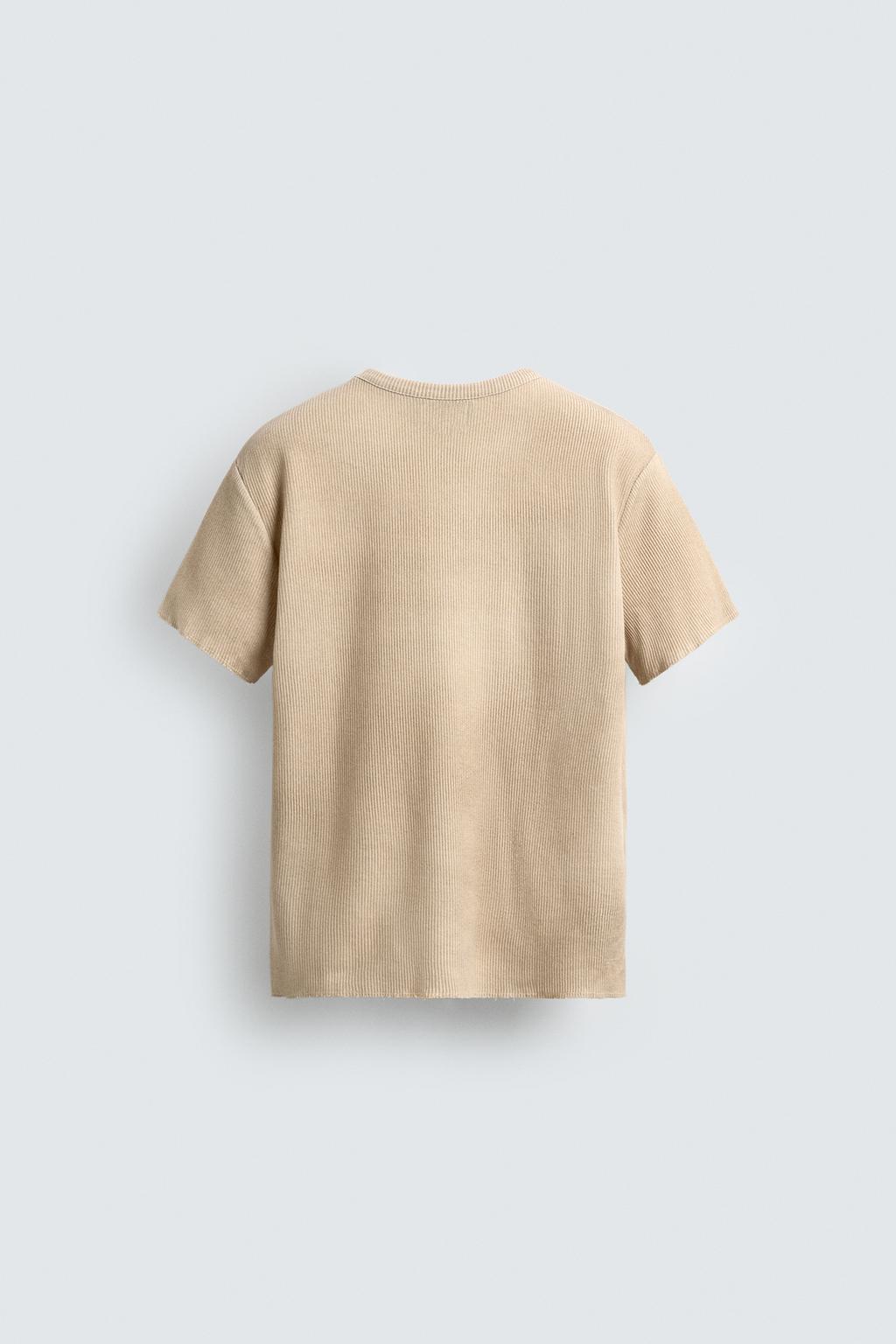 ФУТБОЛКА С ФЛОКИРОВАННЫМ ПРИНТОМ