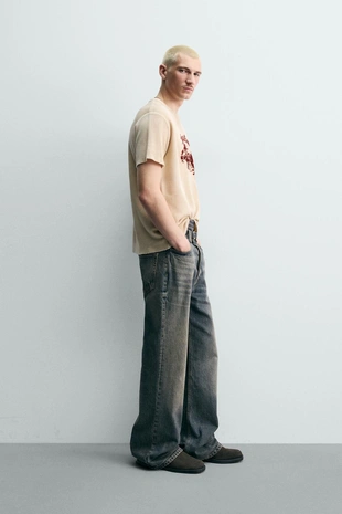 Футболка с флокированным принтом- Заказать в России