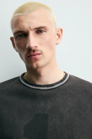 Футболка с контрастным принтом- Заказать в России