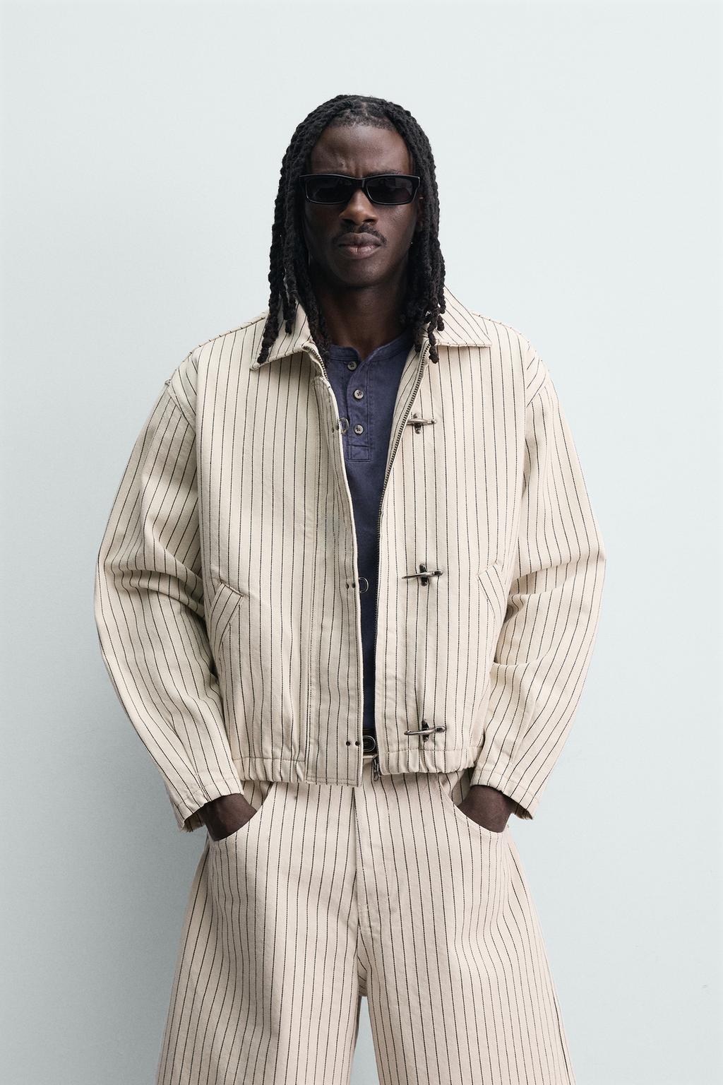 УКОРОЧЕННАЯ КУРТКА В ПОЛОСКУ С НАВЕСНЫМИ ПЕТЛЯМИ