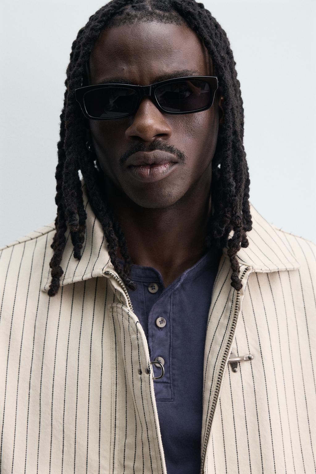 УКОРОЧЕННАЯ КУРТКА В ПОЛОСКУ С НАВЕСНЫМИ ПЕТЛЯМИ