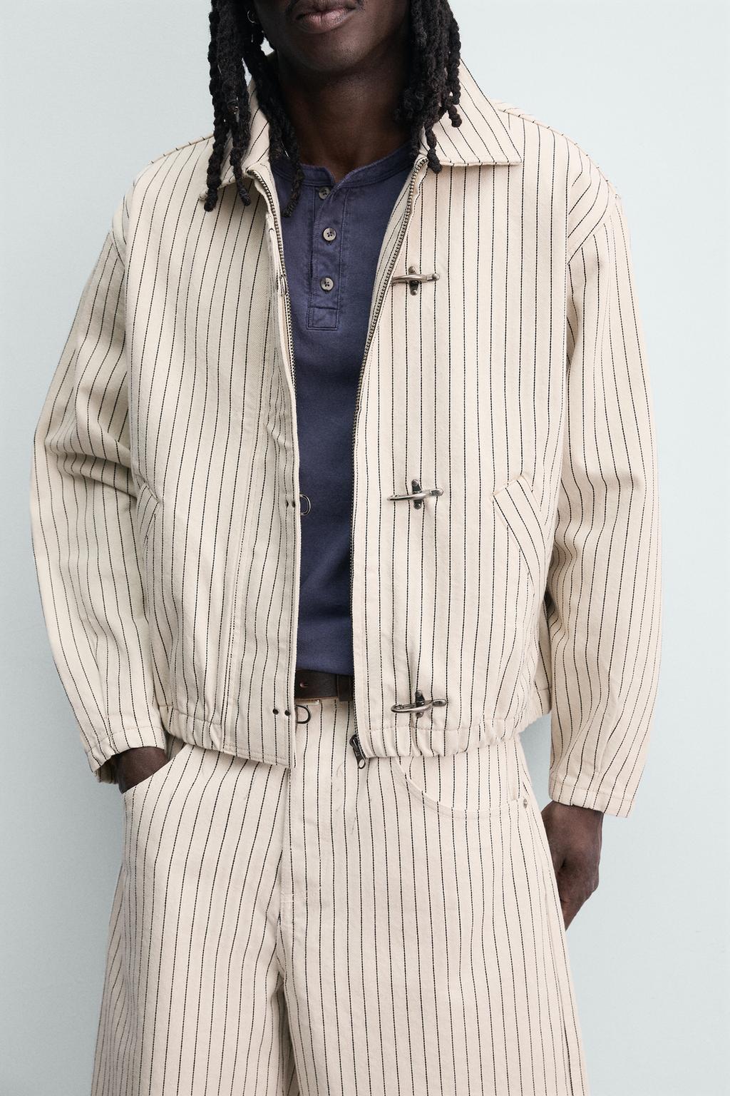 УКОРОЧЕННАЯ КУРТКА В ПОЛОСКУ С НАВЕСНЫМИ ПЕТЛЯМИ