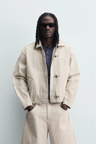 Укороченная куртка в полоску с навесными петлями- Заказать в России