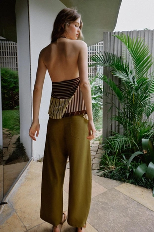 Топ с горловиной халтер и бусинами- Заказать в России